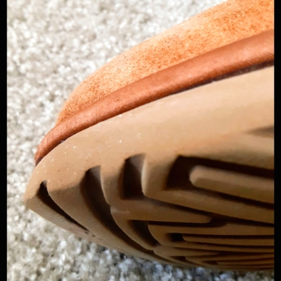 UGG - Picture 6 of 10